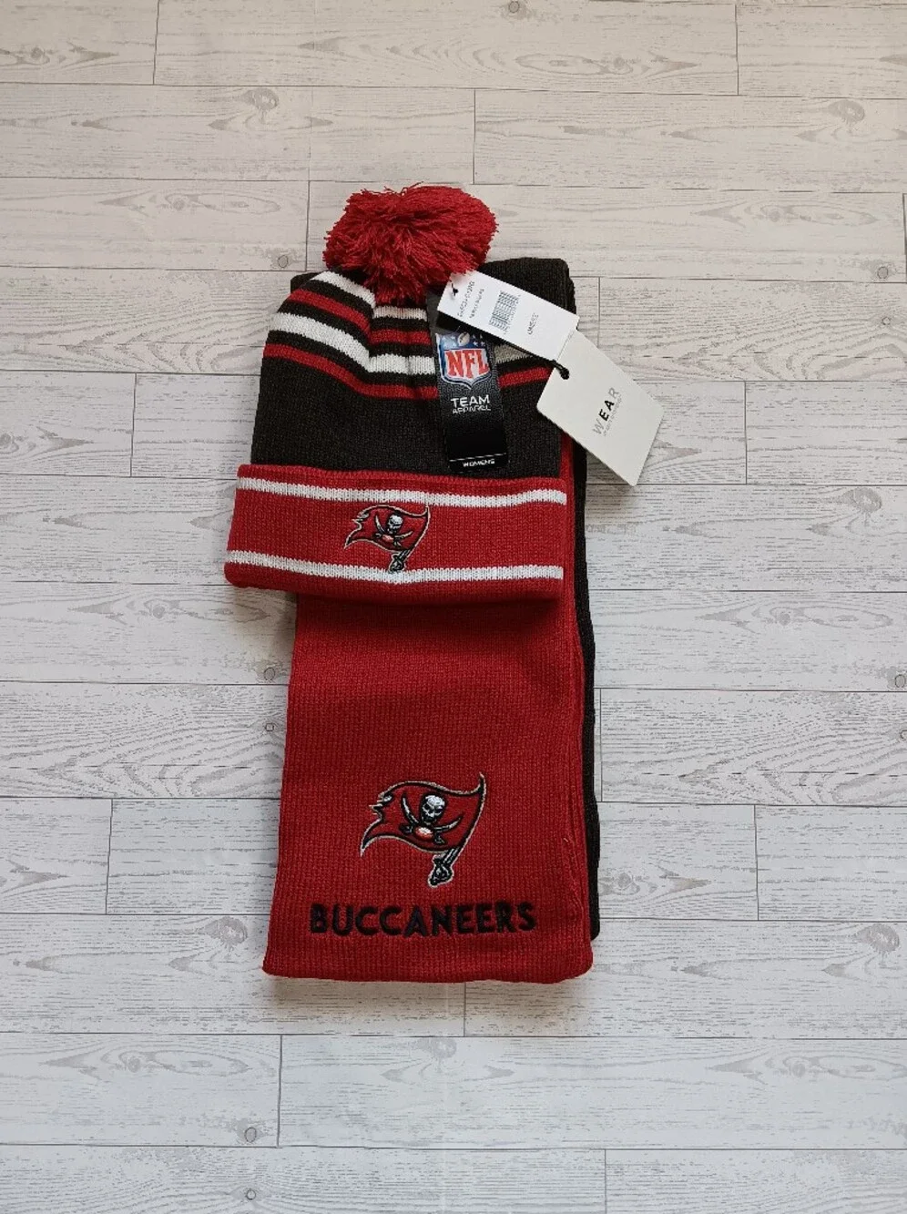 WEAR by Erin Andrews Tampa Bay Buccaneers Colorblock Cuffed Knit Hat Scarf Set